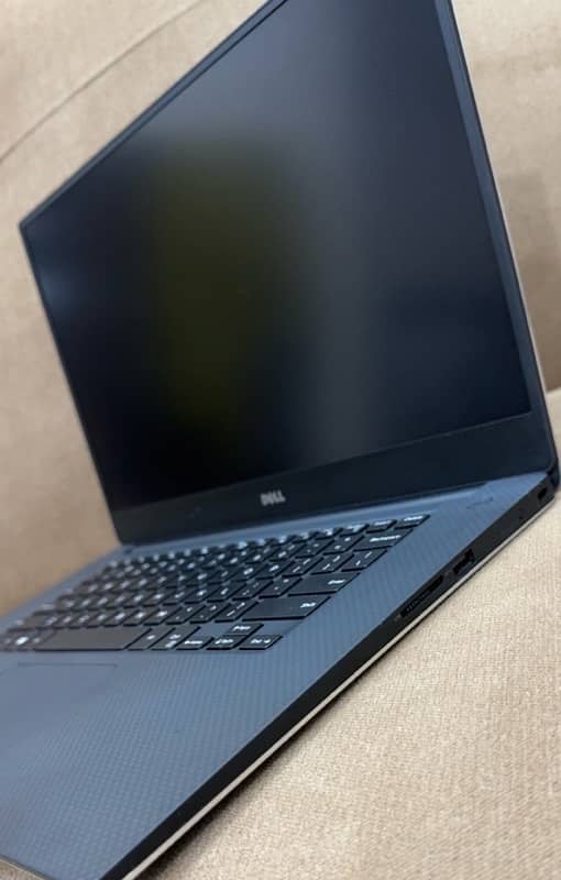 DELL PRECISION 5520 HIGH GRAPHICS 1