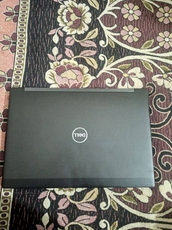 Dell Attitude 7390 0