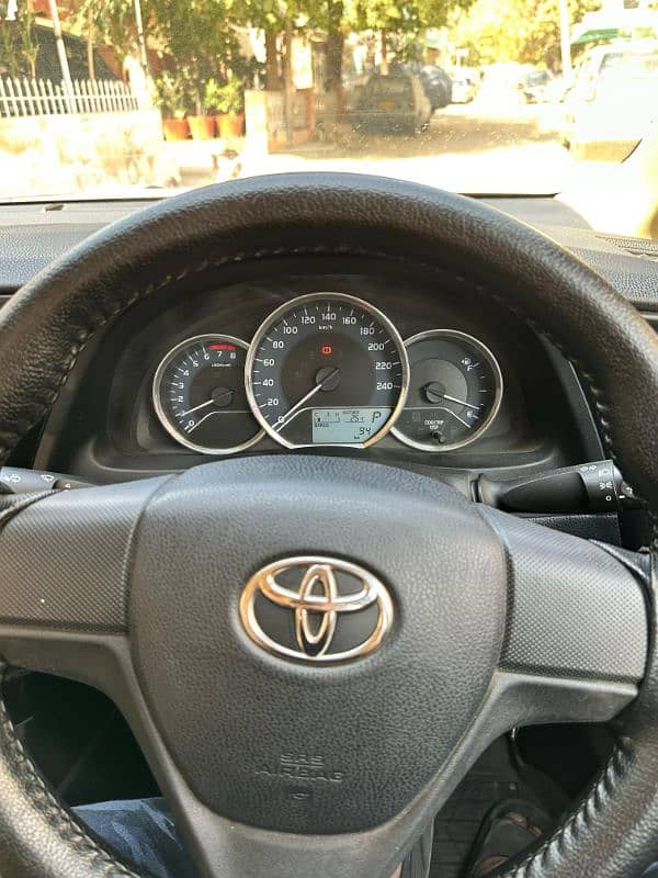 Toyota Corolla GLI 2018 automatic 12