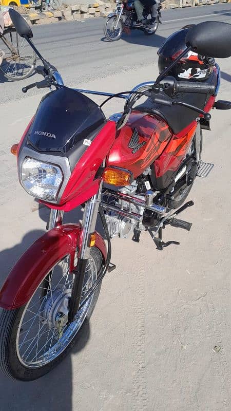 CD 70 DREAM BIKE WITH RED COLOUR 3