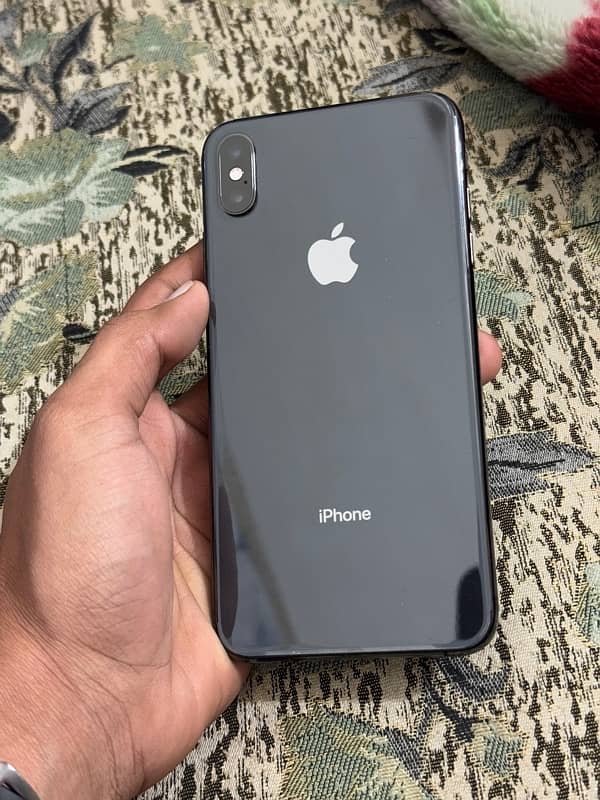 iPhone XS Max 1