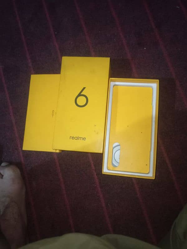 Realme 6 8/128 whatsap 03155430170 2