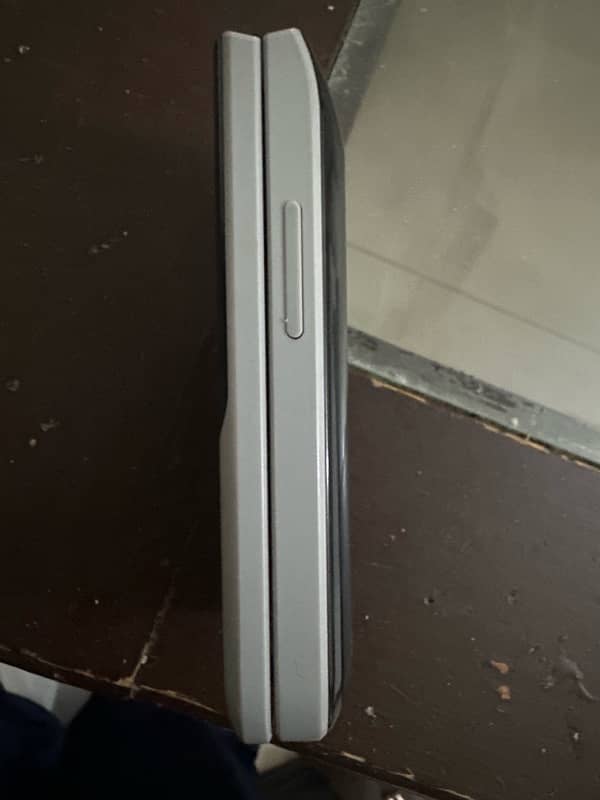 Nokia 2720 flip condition 8/10 3