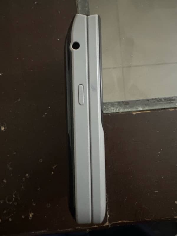 Nokia 2720 flip condition 8/10 4