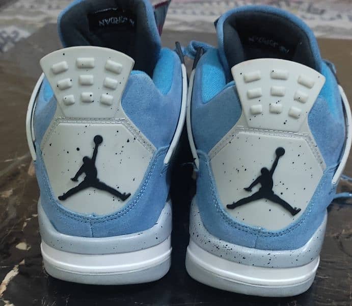 Air Jordan 4 Retro University Blue 3