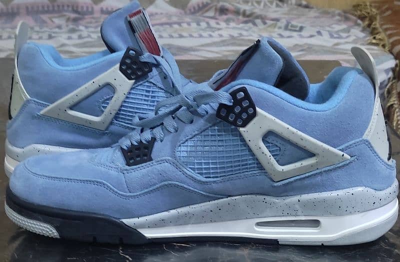 Air Jordan 4 Retro University Blue 5