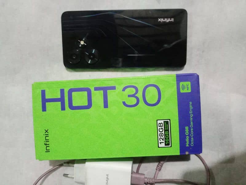 infinix hot 30 8+8 /128 memory 33 watt fast charger condenstiion 10/9 0