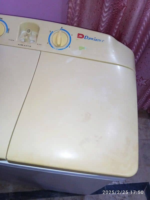 Dawlance washing machine twin tub model no: DW5200 2