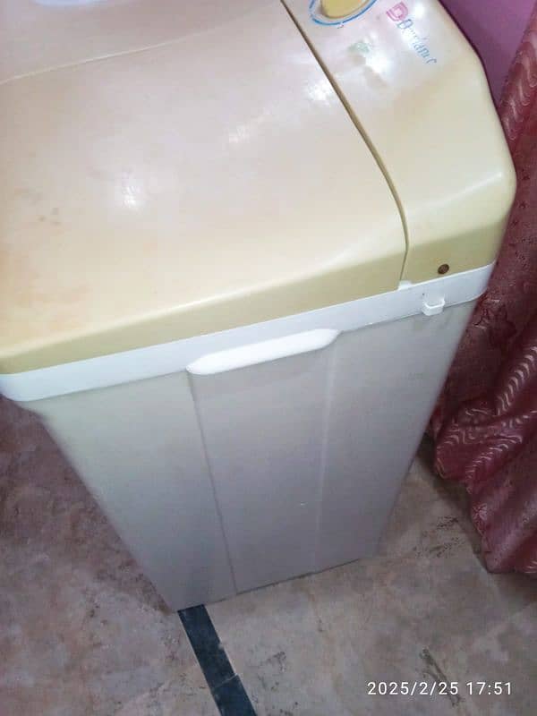 Dawlance washing machine twin tub model no: DW5200 11