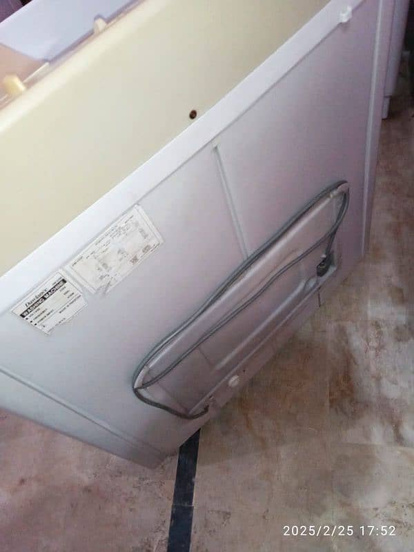 Dawlance washing machine twin tub model no: DW5200 13