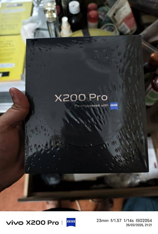 vivo x200 pro grey titanium with complete gifting 0