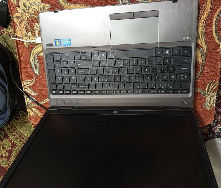 hp laptop 8gb ram i7/3gen 1