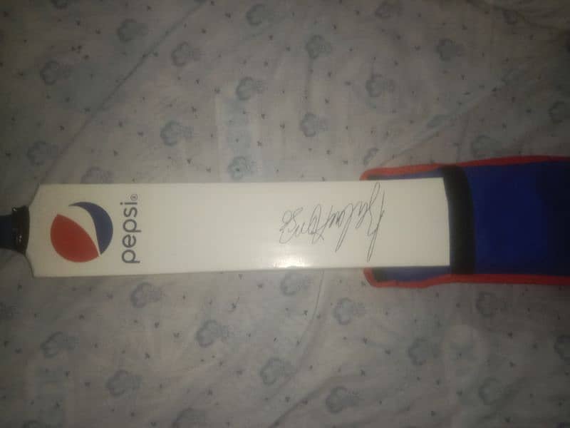 babar azam signed bat pepsi(not printed) 0