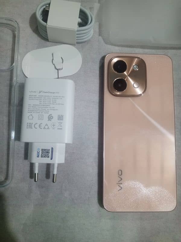 vivo Y28 8/128 New mobile just box open 3