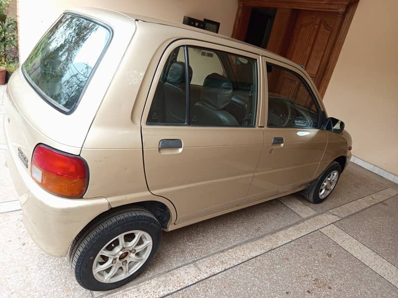 Daihatsu Cuore 2011 5