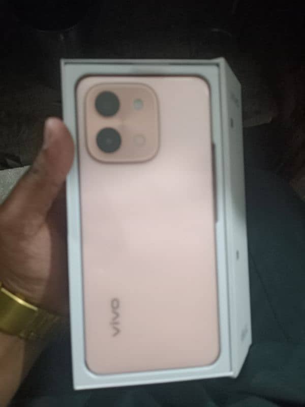 vivo y28 10/10 just 4 5 days use only 8/128 1