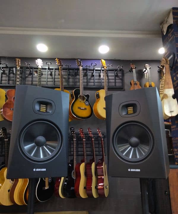 ADAM Audio T8V Studio Monitors 0