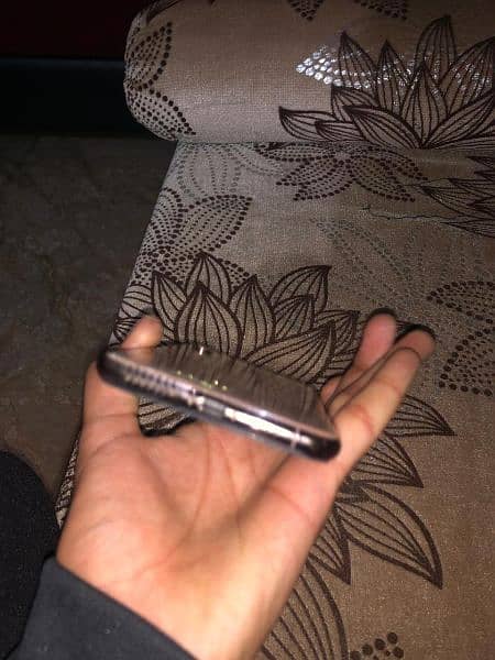 Iphone XSMAX (256GB) 5