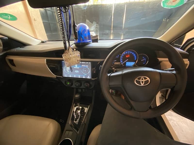 Toyota Corolla Altis 2015, Golden Registration No 8