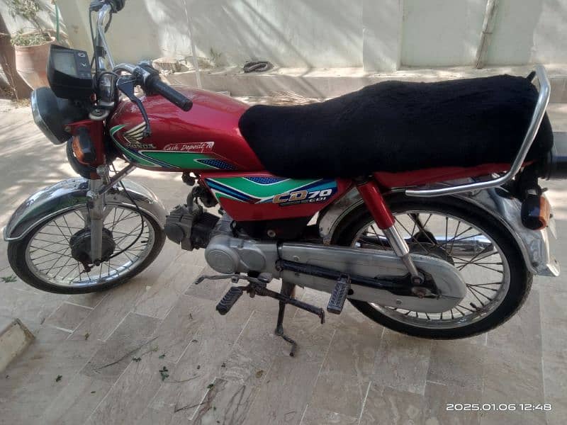 Honda CD 70 2017 model 18 ka tanki tape  WhatsApp number 03120040750 4