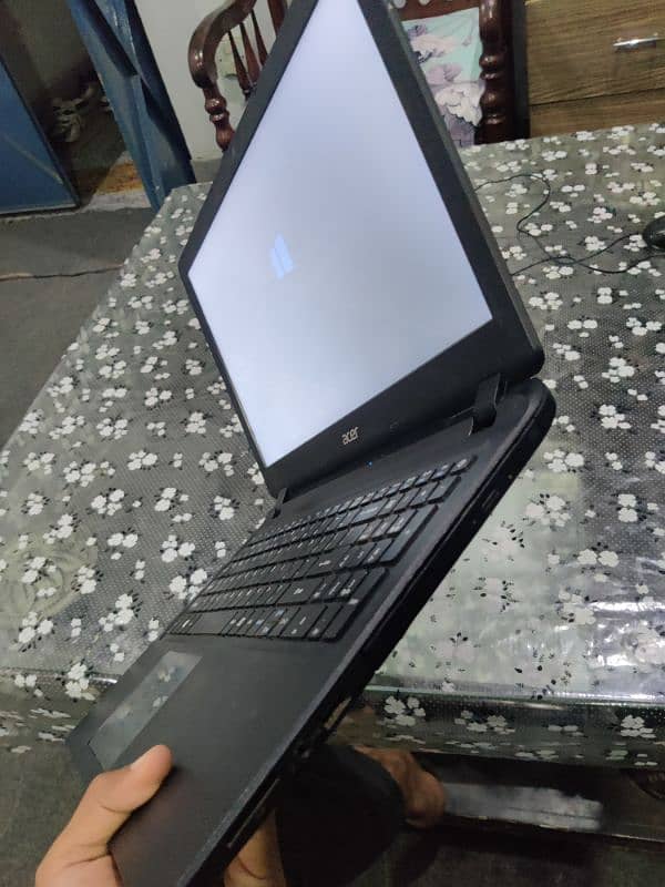 Acer aspire series AMD A4-7210 2