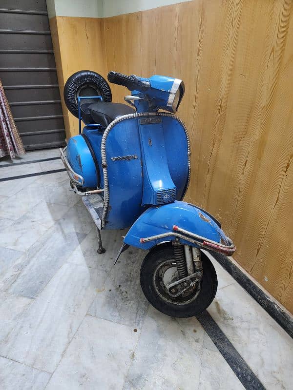 vespa p150s scooter 1