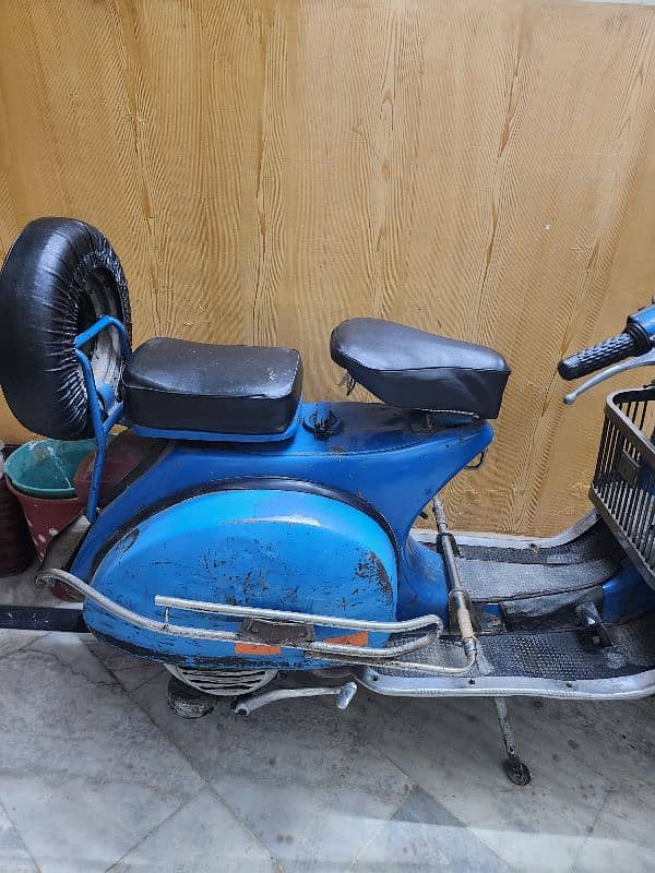 vespa p150s scooter 2