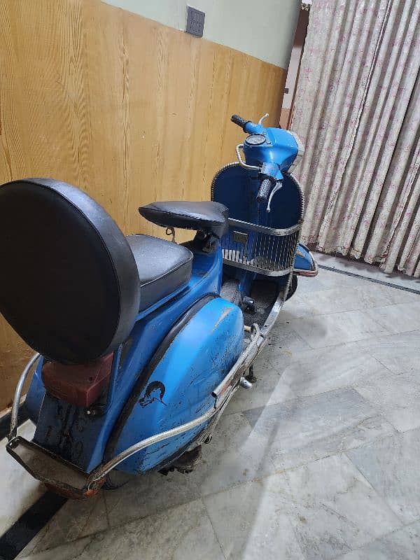 vespa p150s scooter 3