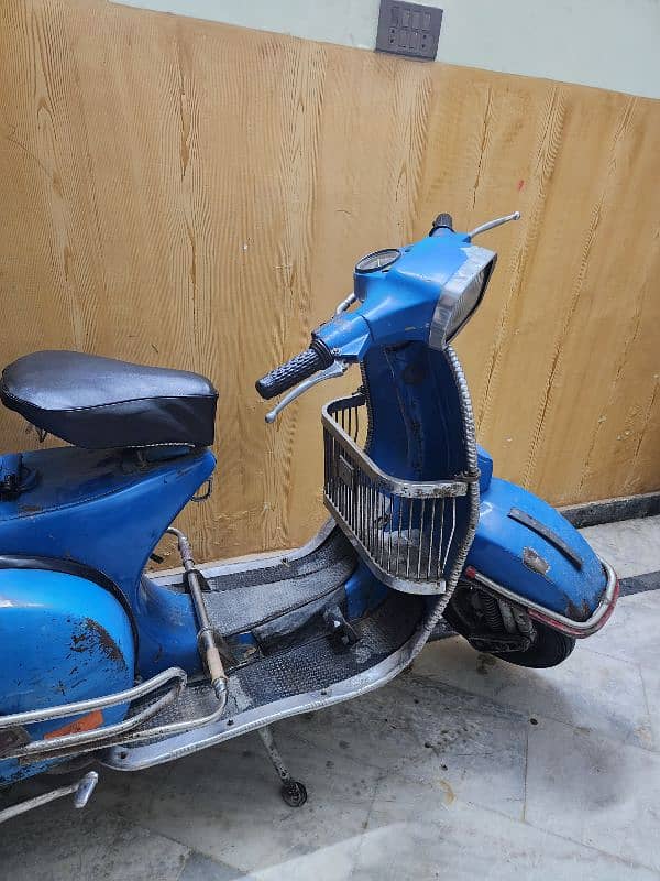 vespa p150s scooter 4