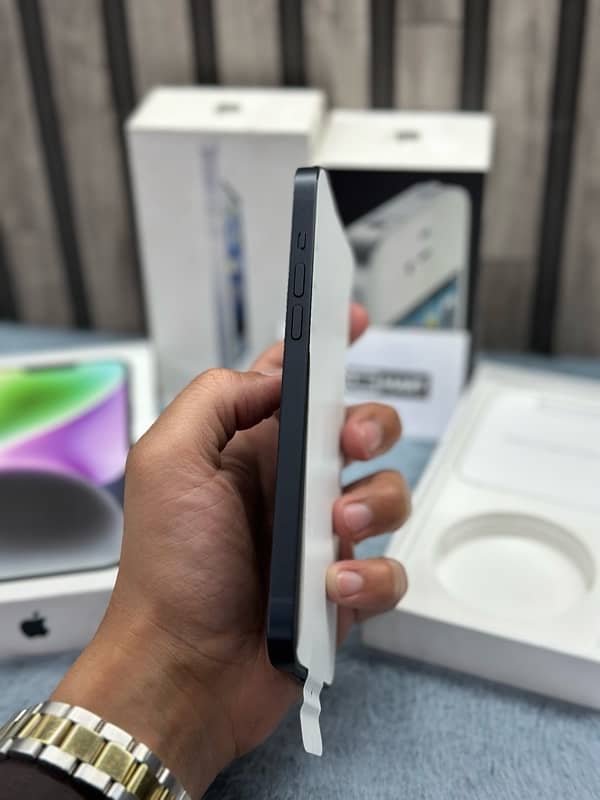 14 Plus JV 128GB Under Apple Warranty Black Colour 3