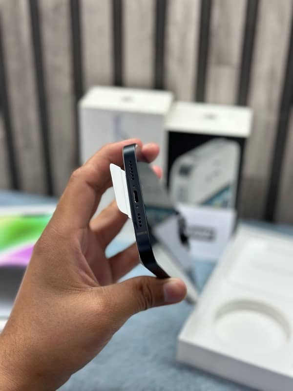 14 Plus JV 128GB Under Apple Warranty Black Colour 5