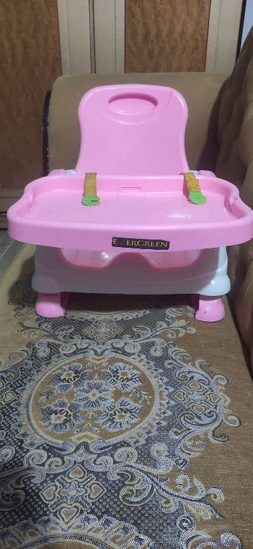 very comfortable seat for kids. . 1