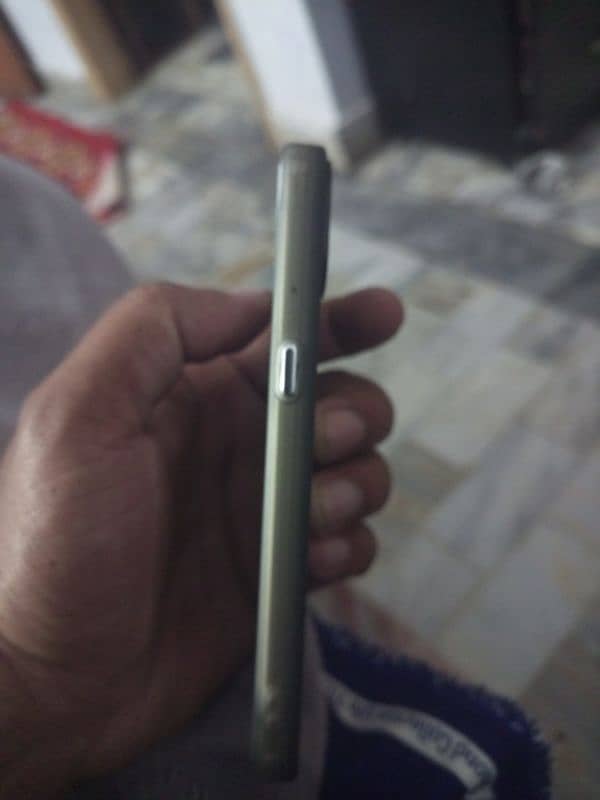 Oppo A37 in Original Condition 4