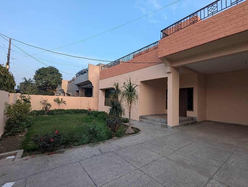 01-Kanal 4-BedRoom's House Available For Rent In Askari-9 Lahore. 3