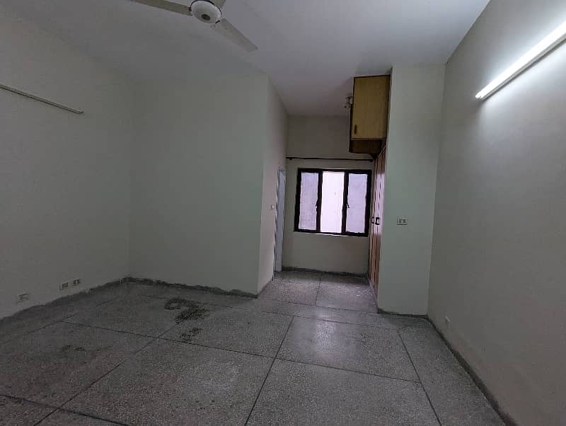 01-Kanal 4-BedRoom's House Available For Rent In Askari-9 Lahore. 41