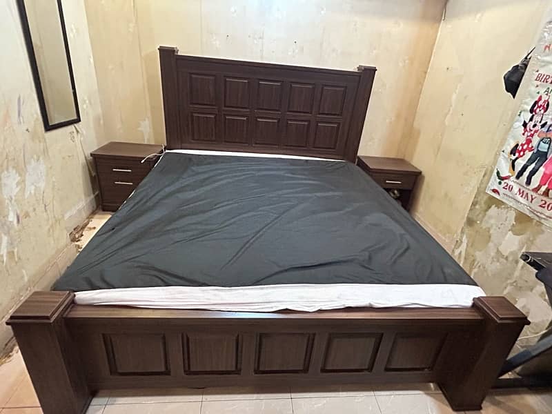 bed 2 side tables almari  dressing 3 door almari j 1