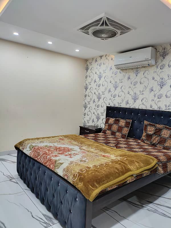 ONE BED LUXERY FURNISHED APARTMENT FOR RENT IN QUAID BLOCK BAHRIA TOWN LAHORE 5