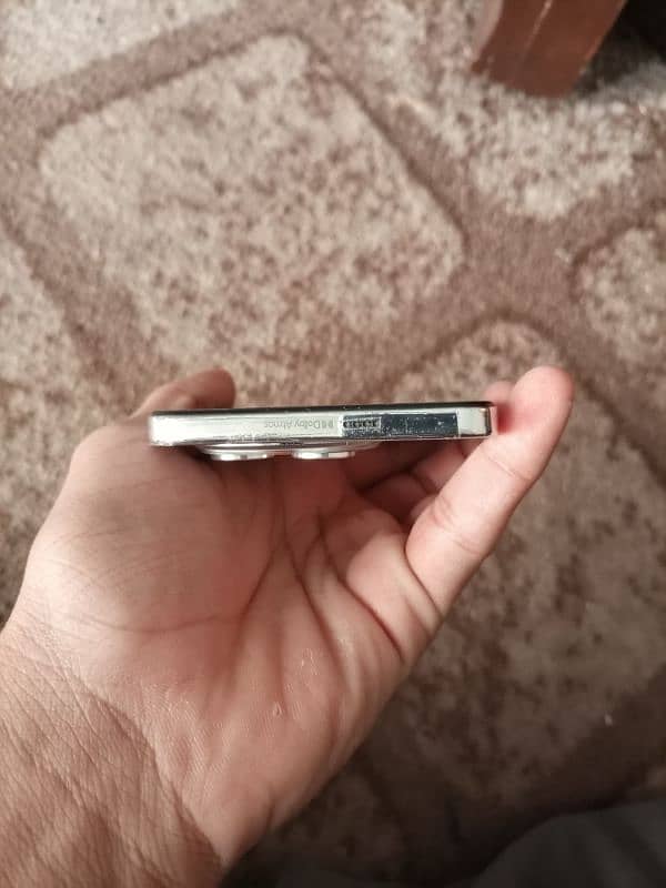 Tecno Spark 30 Pro (16/128) 5