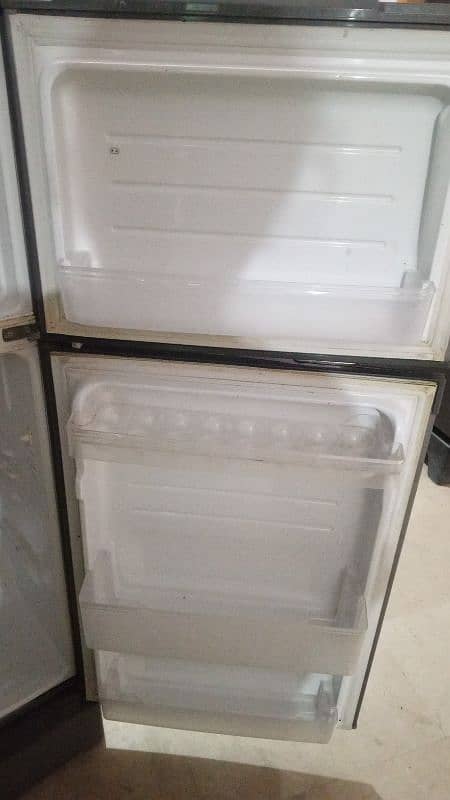 Refrigerator in Best Condition Sale 0