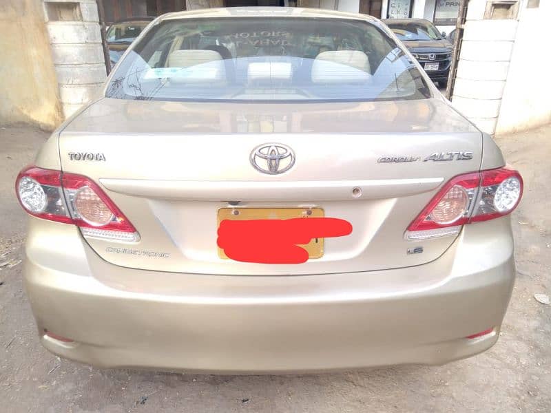 Toyota Corolla Altis 2013 1