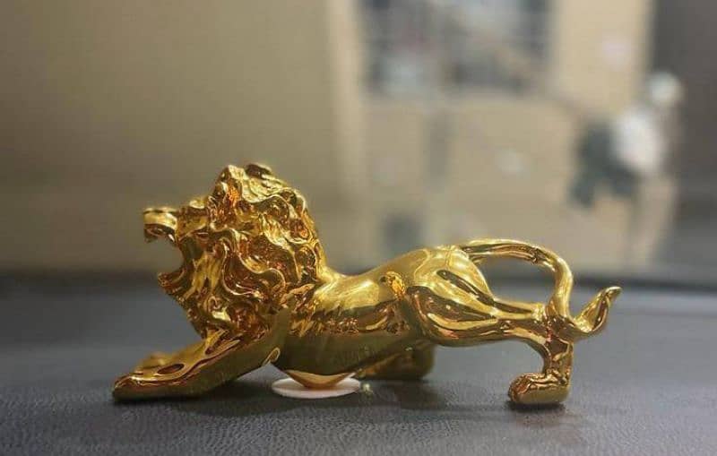 Decoration Golden lion for table | decoration lion for car dashboard 1