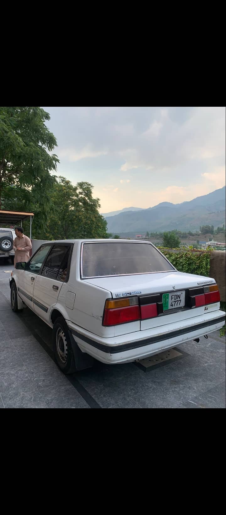 Toyota Corolla 86 model GL saloon 9