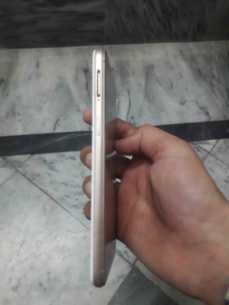 OPPO A57 2