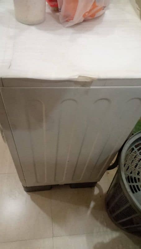 Slightly Used Brandit Front Load 7 Kg washing Machine 3