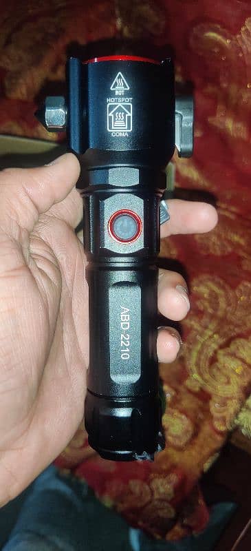 Multifunctional Emergency FlashLight 3