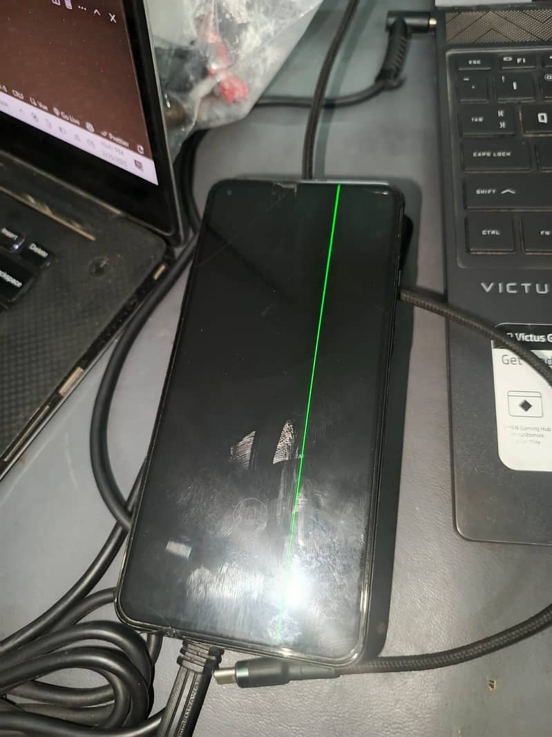 One Plus 8T (LCD Green Line) 2