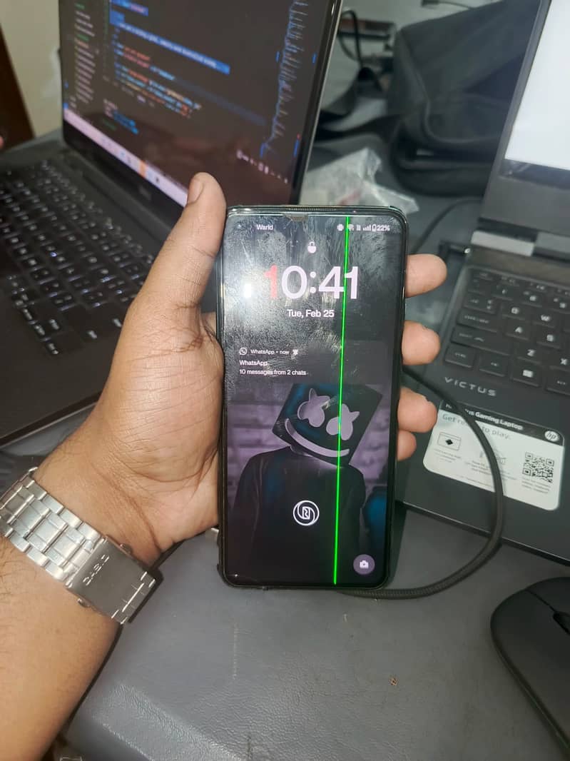 One Plus 8T (LCD Green Line) 3