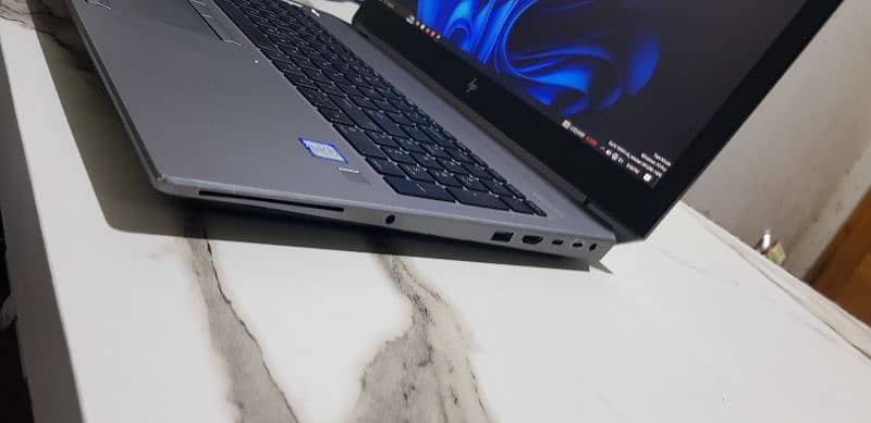 Hp zbook 15 g5 i7 8th generation 4