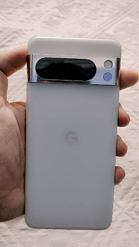 Google pixel 8 pro ad pora deko 7