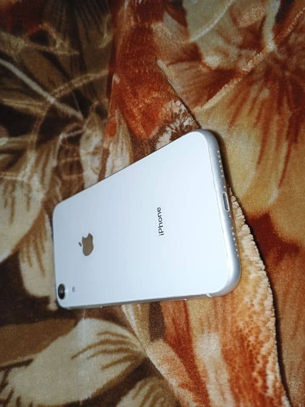 iphone xr 4